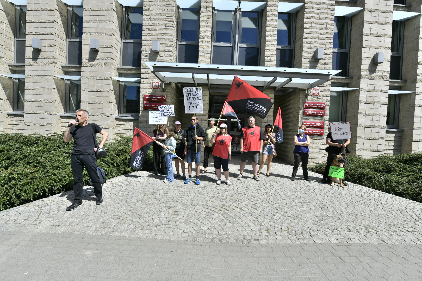 Protest portierów pod prokuraturą - Wojtek Wardejn - Radio Poznań