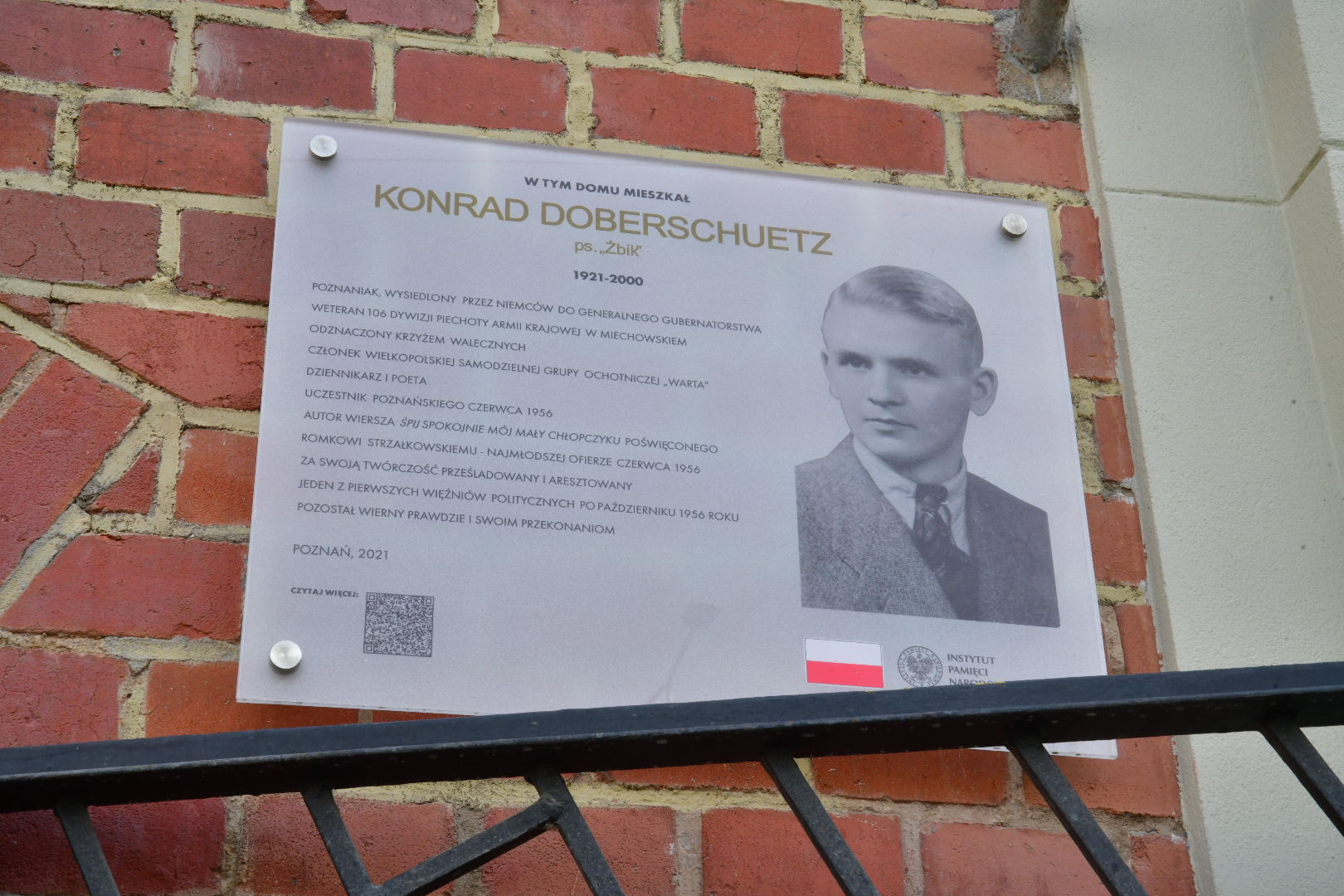 Konrad Doberschuetz tablica - Wojtek Wardejn - Radio Poznań