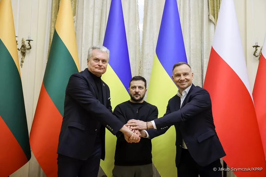 Prezydenci Polski, Ukrainy i Litwy podpisali deklarację we Lwowie  - Jakub Szymczuk - KPRP