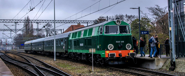 Wycieczki po Wielkopolsce pociągiem retro - 04.2023 - TurKol.pl