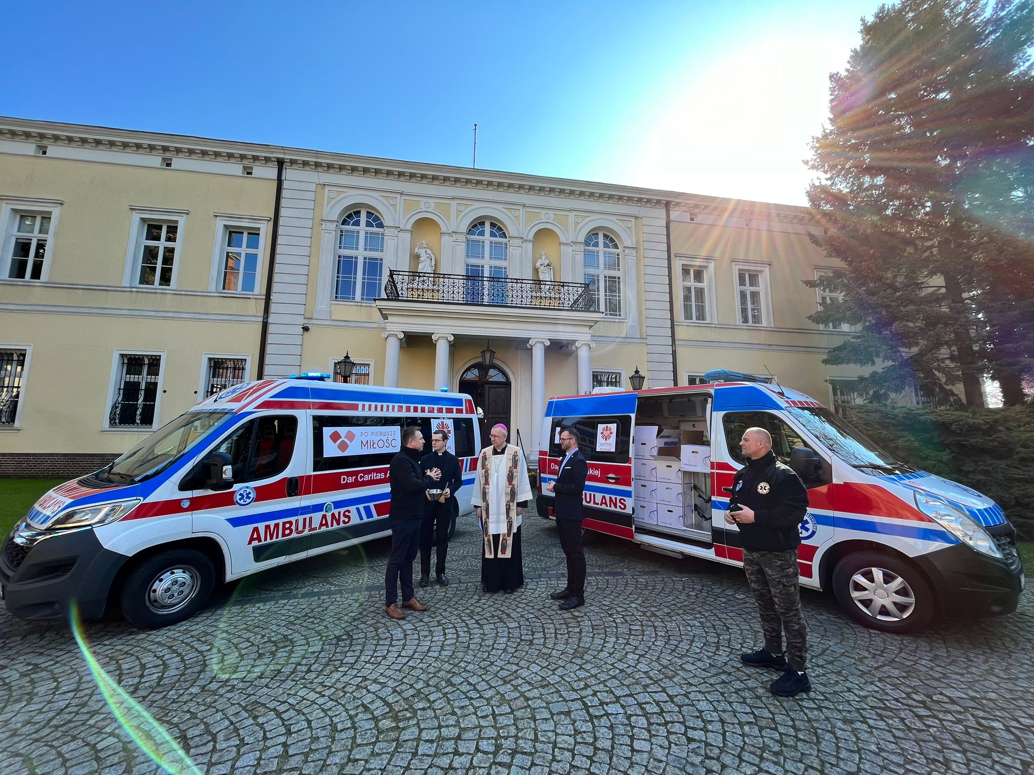 karetki od Caritas  - Caritas Poznań