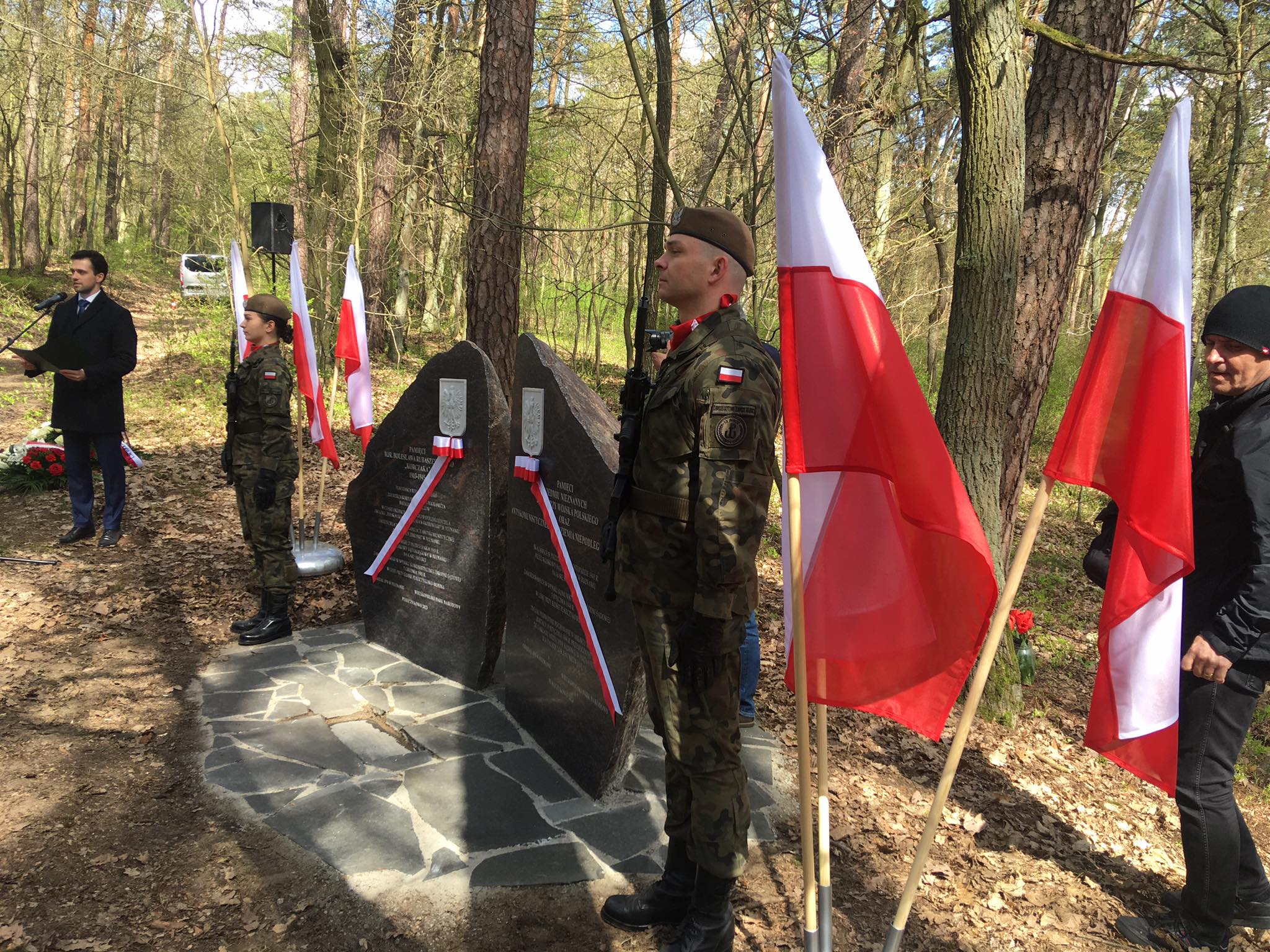 Pomnik ku czci ofiar komunistycznych zbrodni sądowych puszczykowo - Jacek Butlewski - Radio Poznań