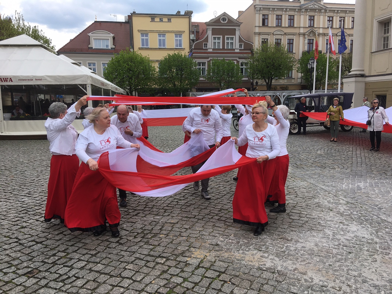 taniec z flagami - Jacek Marciniak