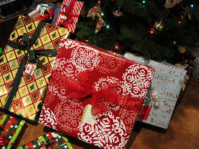 Prezenty świąteczne - alliecreative - CC Flickr.com