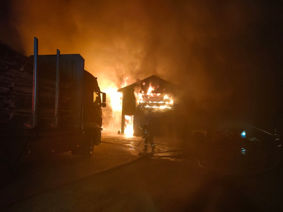 nocny pożar włoszakowice pożar gospodarstwa włoszkowice - OSP KSRG Włoszakowice