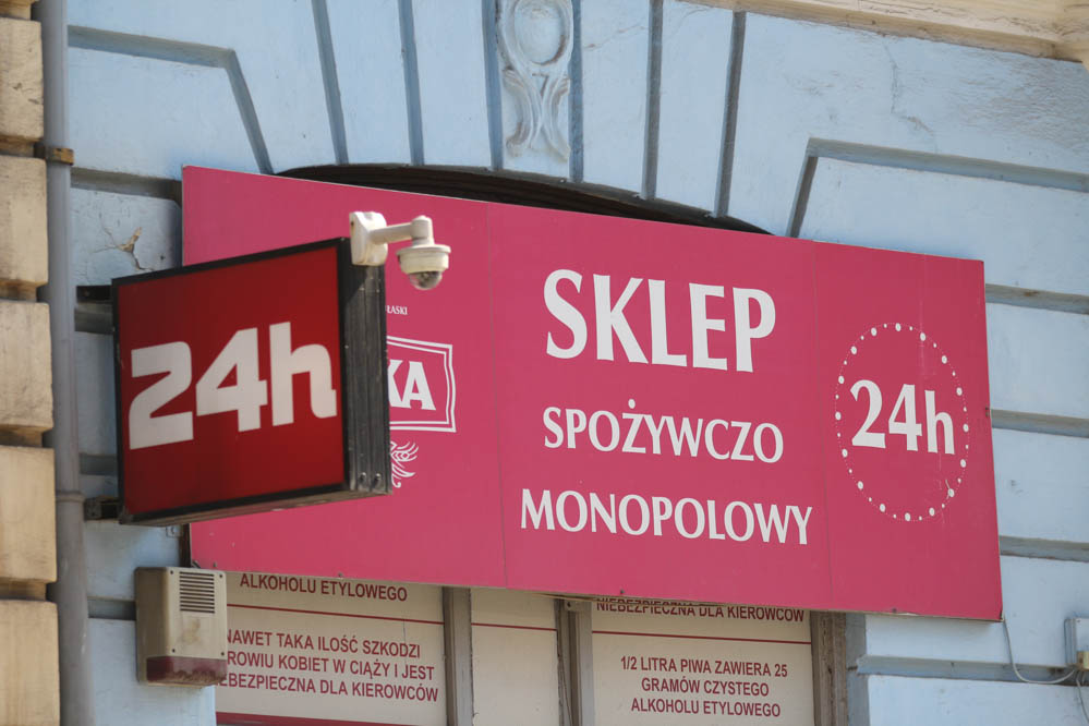 sklep spożywczo monopolowy alkohol łazarz zakaz sprzedaży alkoholu - Leon Bielewicz  - Radio Poznań