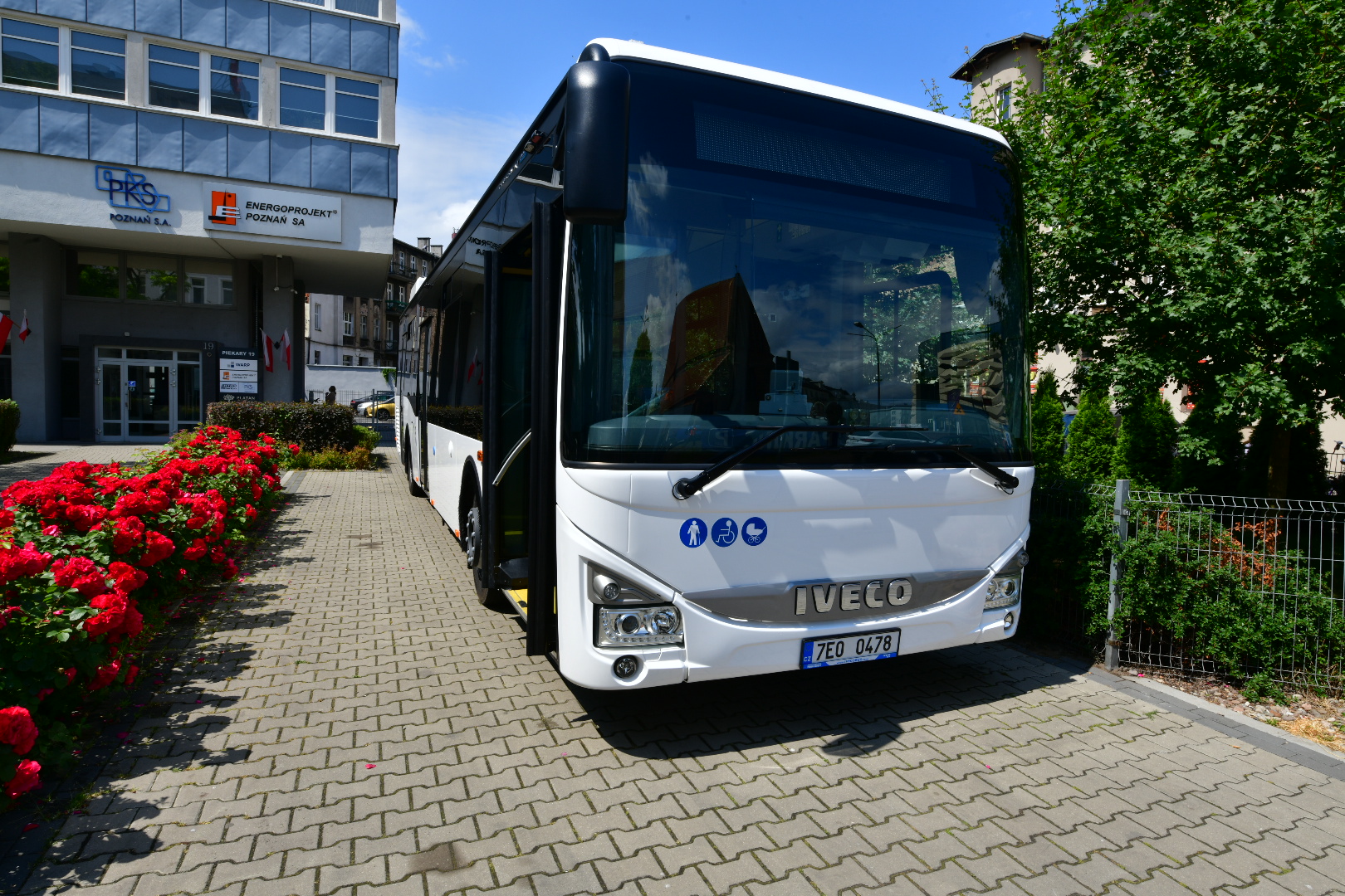 autobusy hybrydowe podpisanie umowy - Wojtek Wardejn