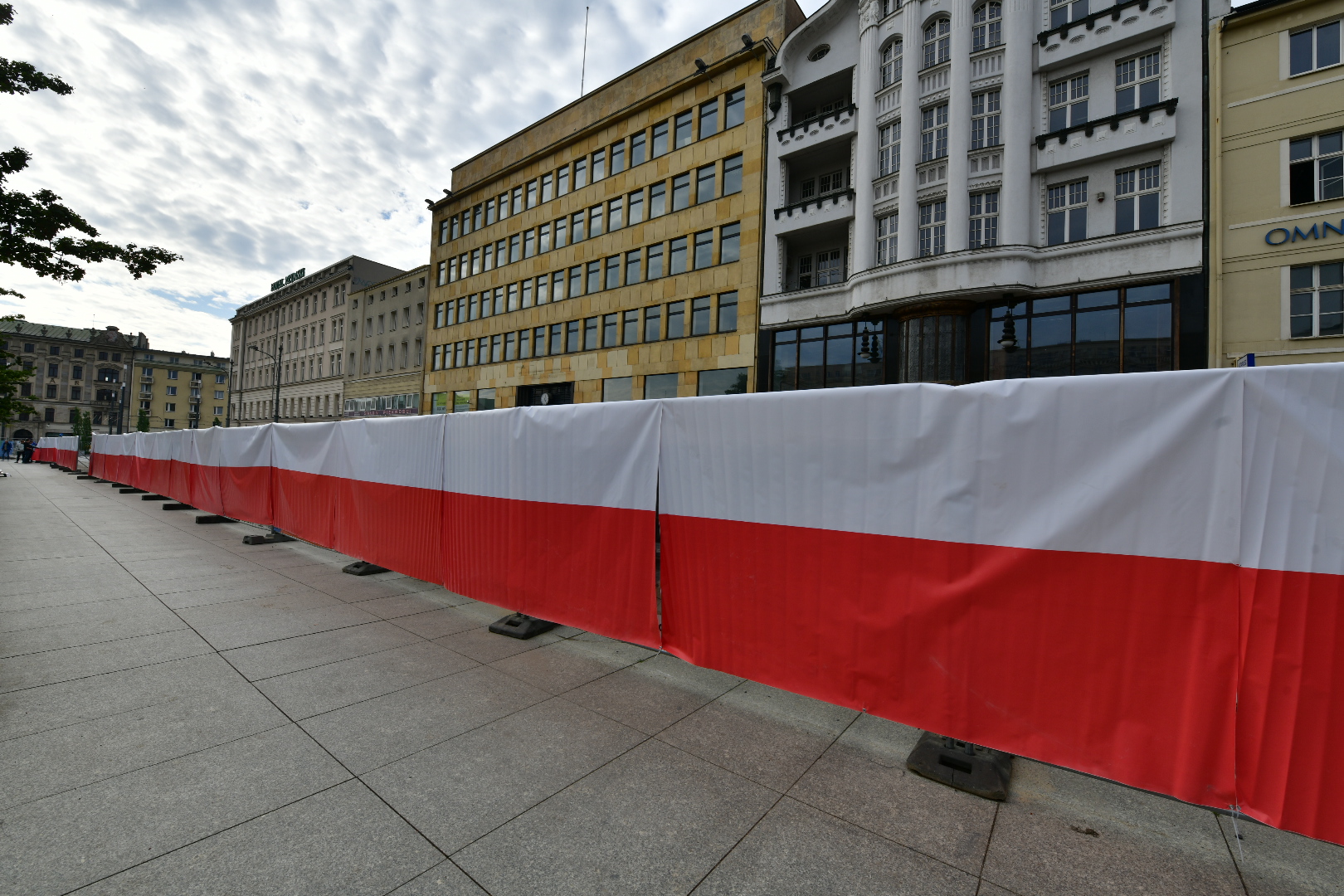 flagi maskowanie platforma obywatelska plac wolności flagi - Wojtek Wardejn - Radio Poznań