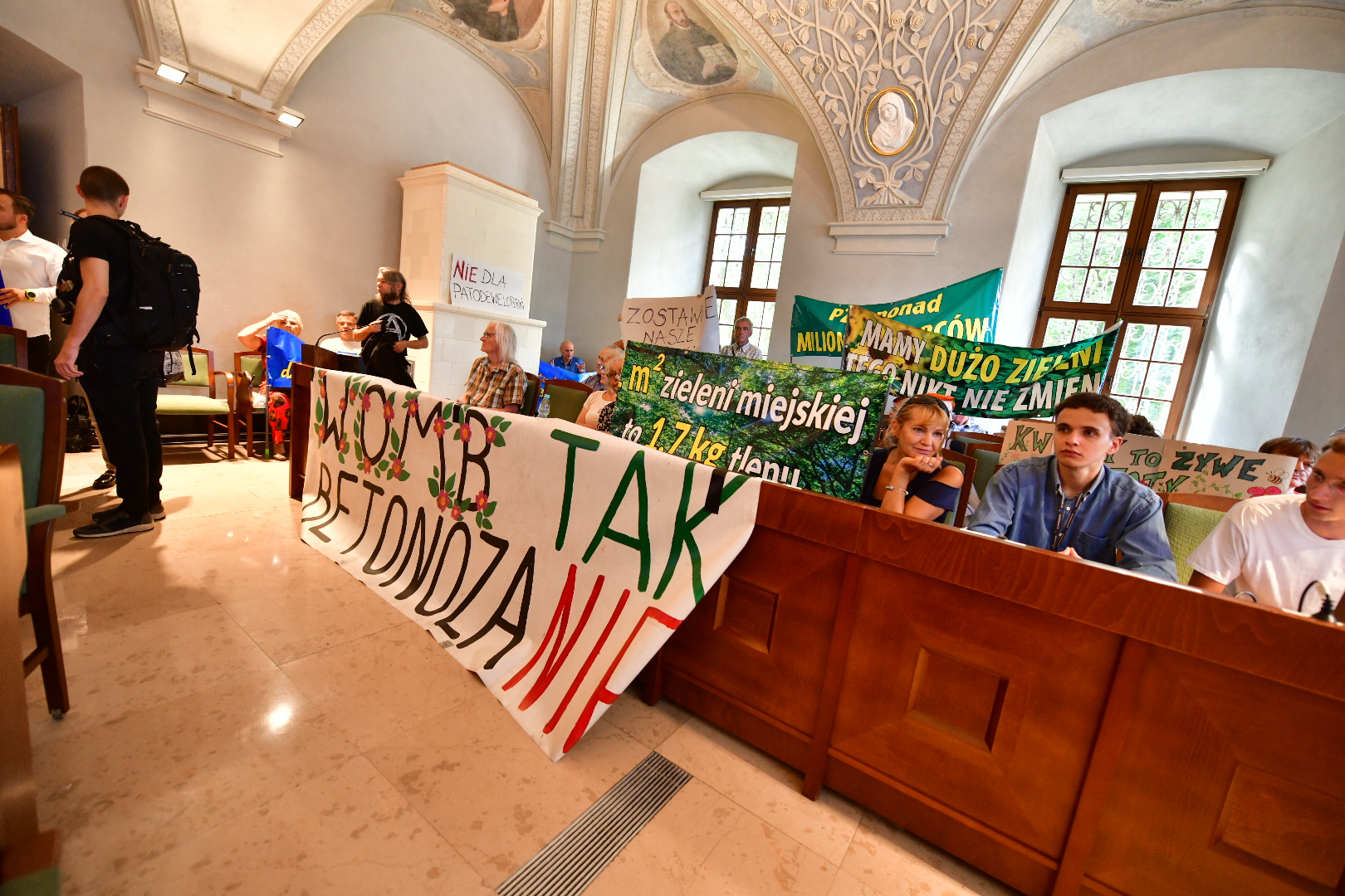 protest działkowców sesja rady miasta poznania - Wojtek Wardejn - Radio Poznań