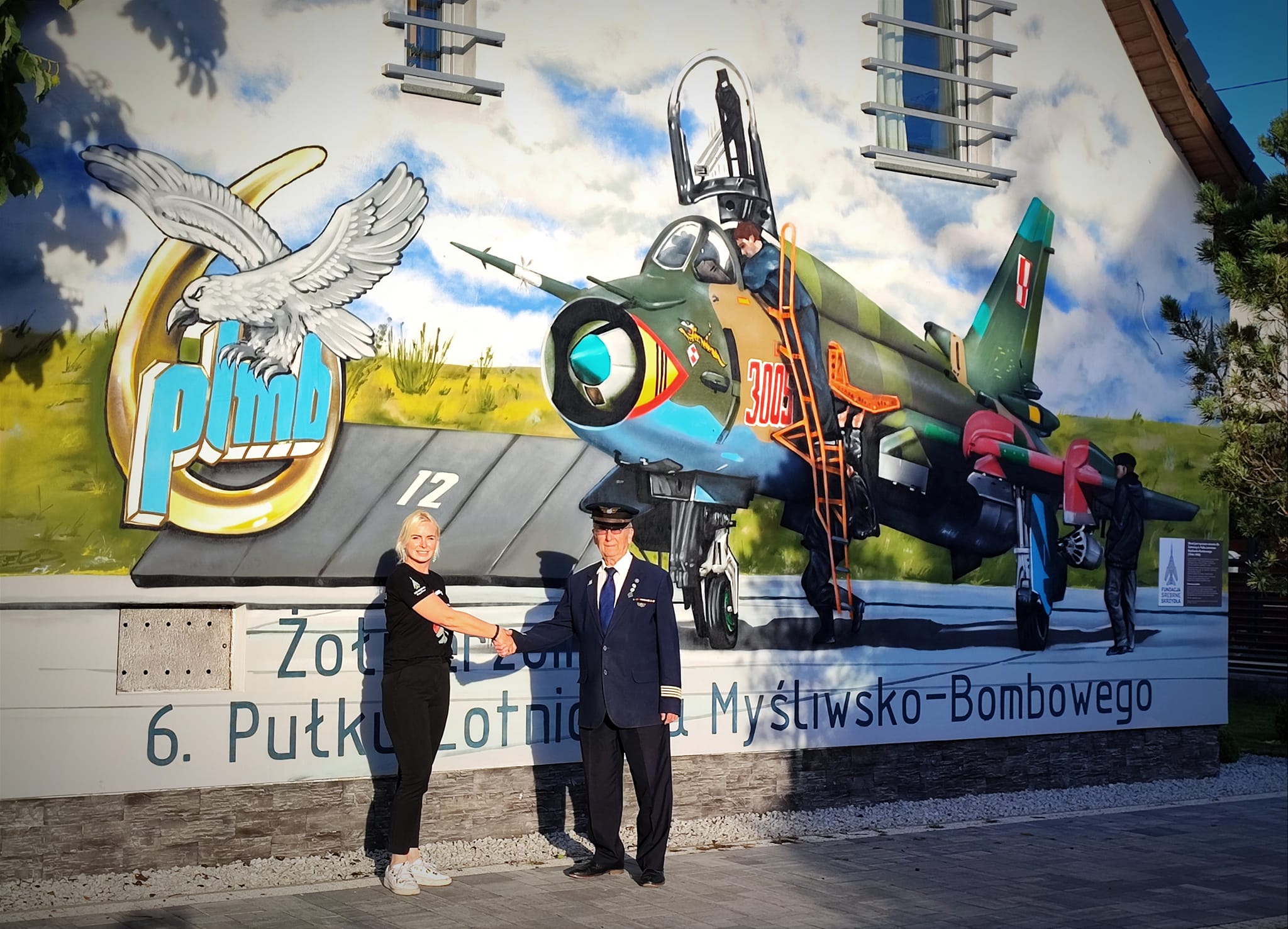 mural 6. Pułk Lotnictwa Myśliwsko-Bombowego - MiG-23UB 850 Flogger C Team / Fundacja Srebrne Skrzydła