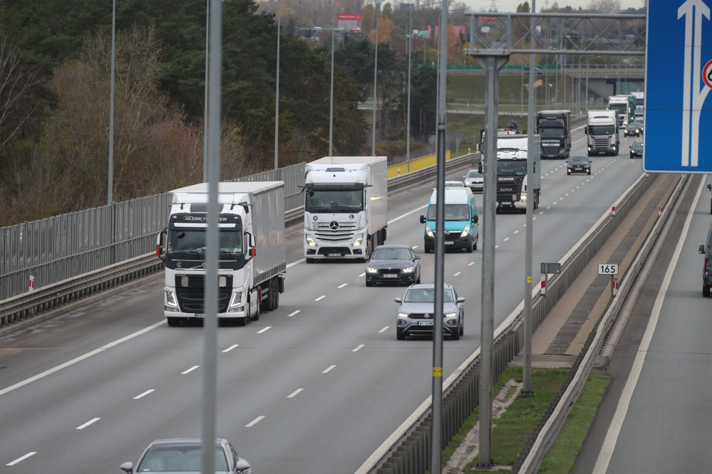 pomiar prędkości autostrada auta samochody - Leon Bielewicz - Radio Poznań