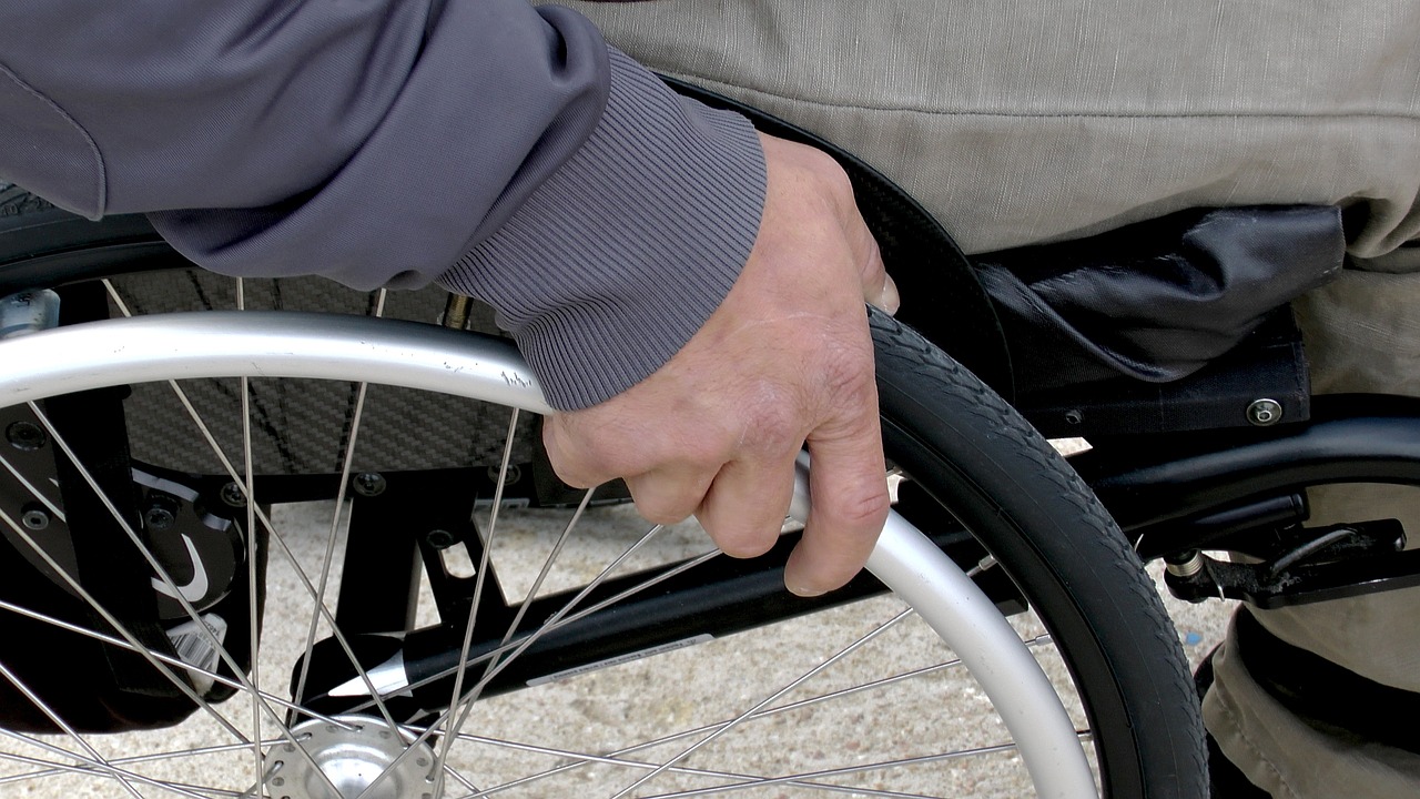 wózek niepełnosprawny - Pixabay