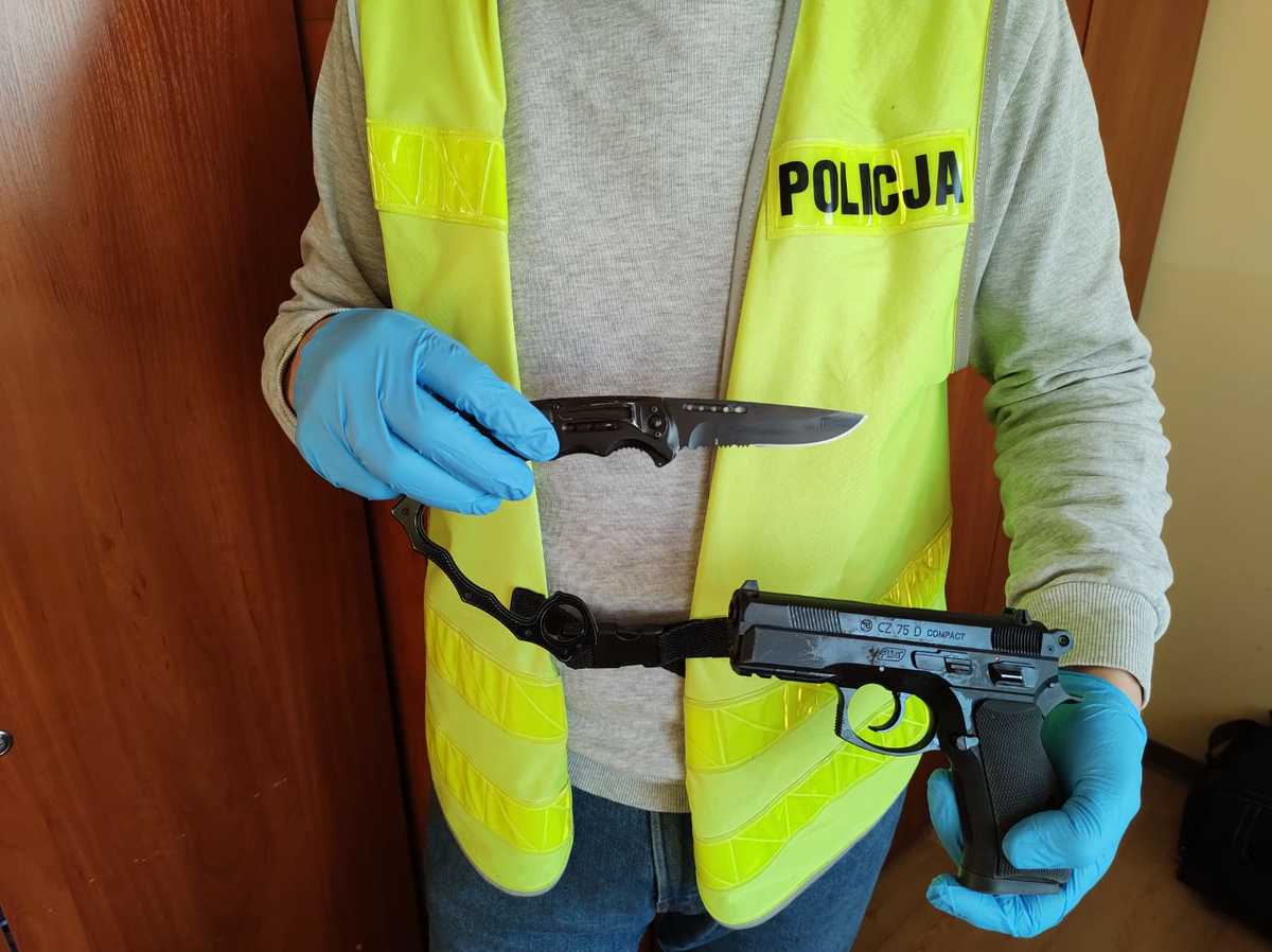 napad na policjantów kępno - KPP Kępno