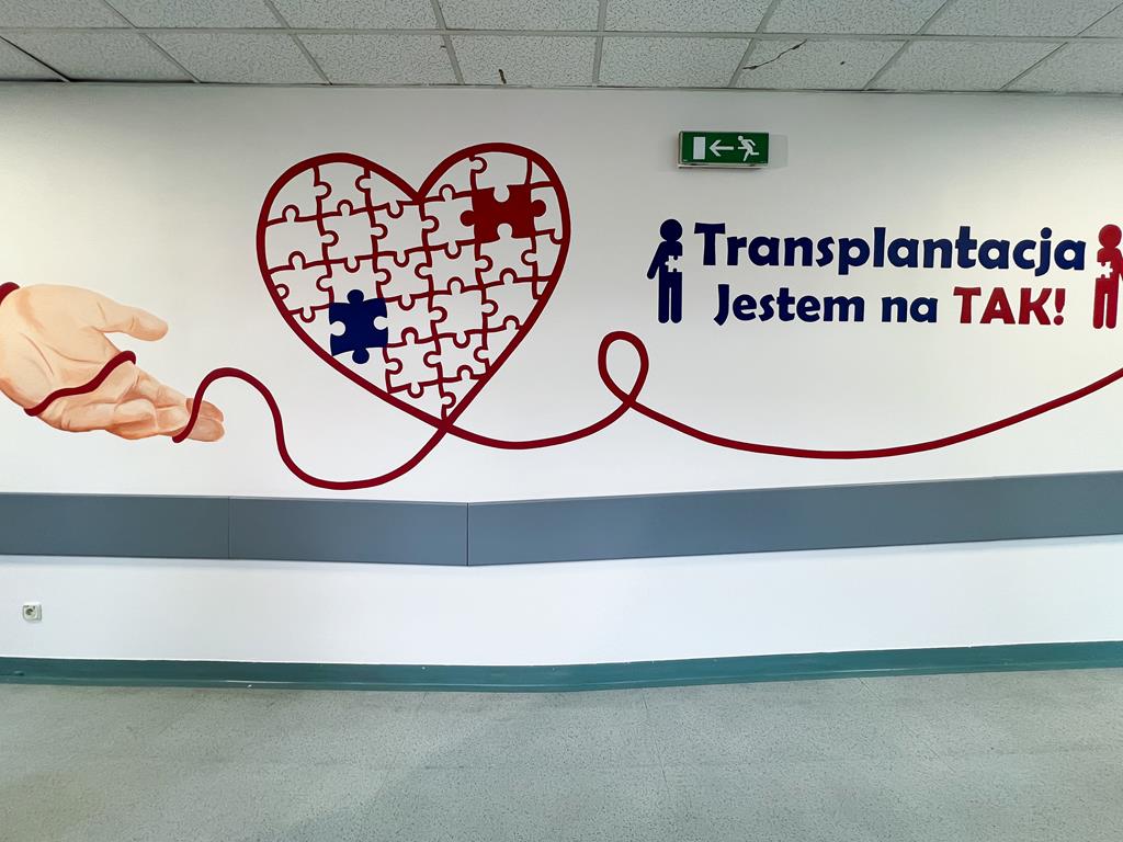 mural transpantacja szpital wojewódzki w poznaniu - Drugie życie Fresenius Medical Care Polska