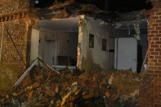 Runęła ściana - Biskupie - Straż Pożarna/Poznań