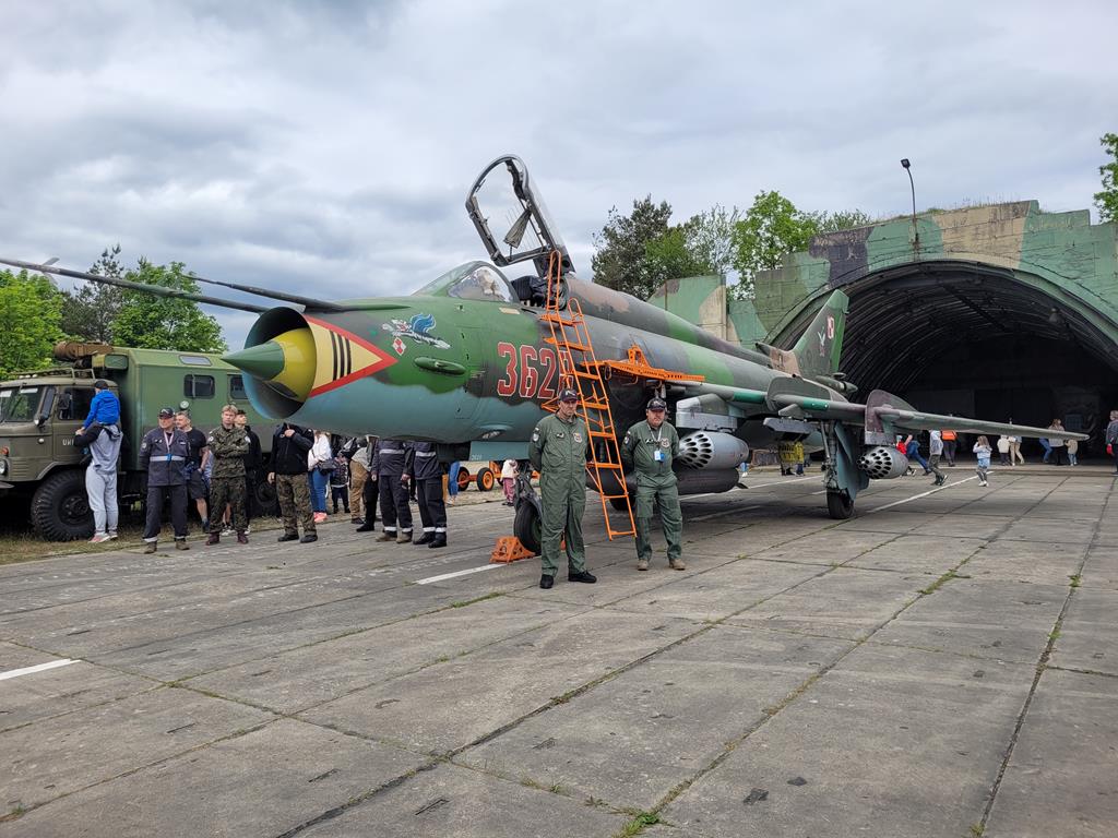 urodziny tygryska piła samolot SU-22M4 - Marek Wolski - Radio Poznań