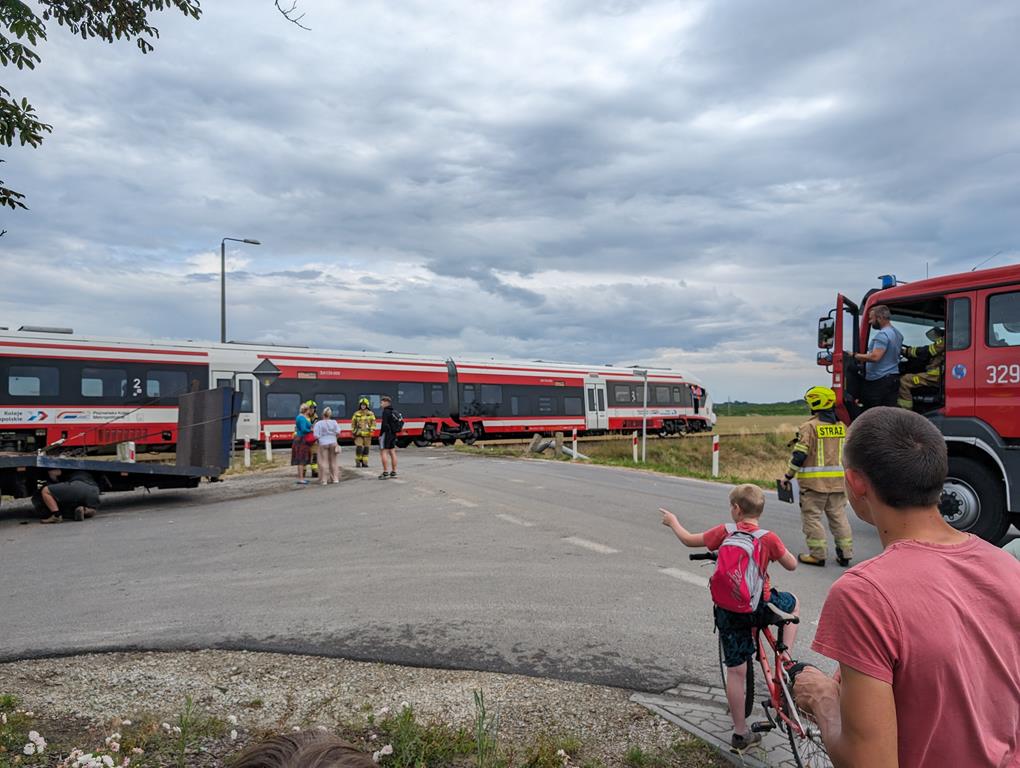 Wypadek na przejeździe kolejowym stryków - Łukasz Ławrysz