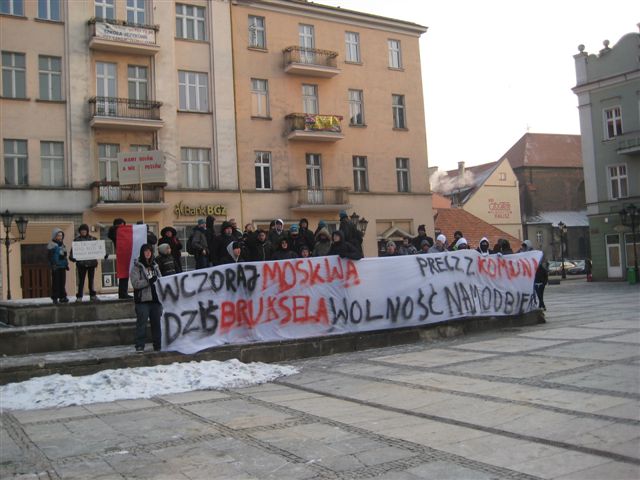 mlodzi protest kalisz - Danuta Synkiewicz