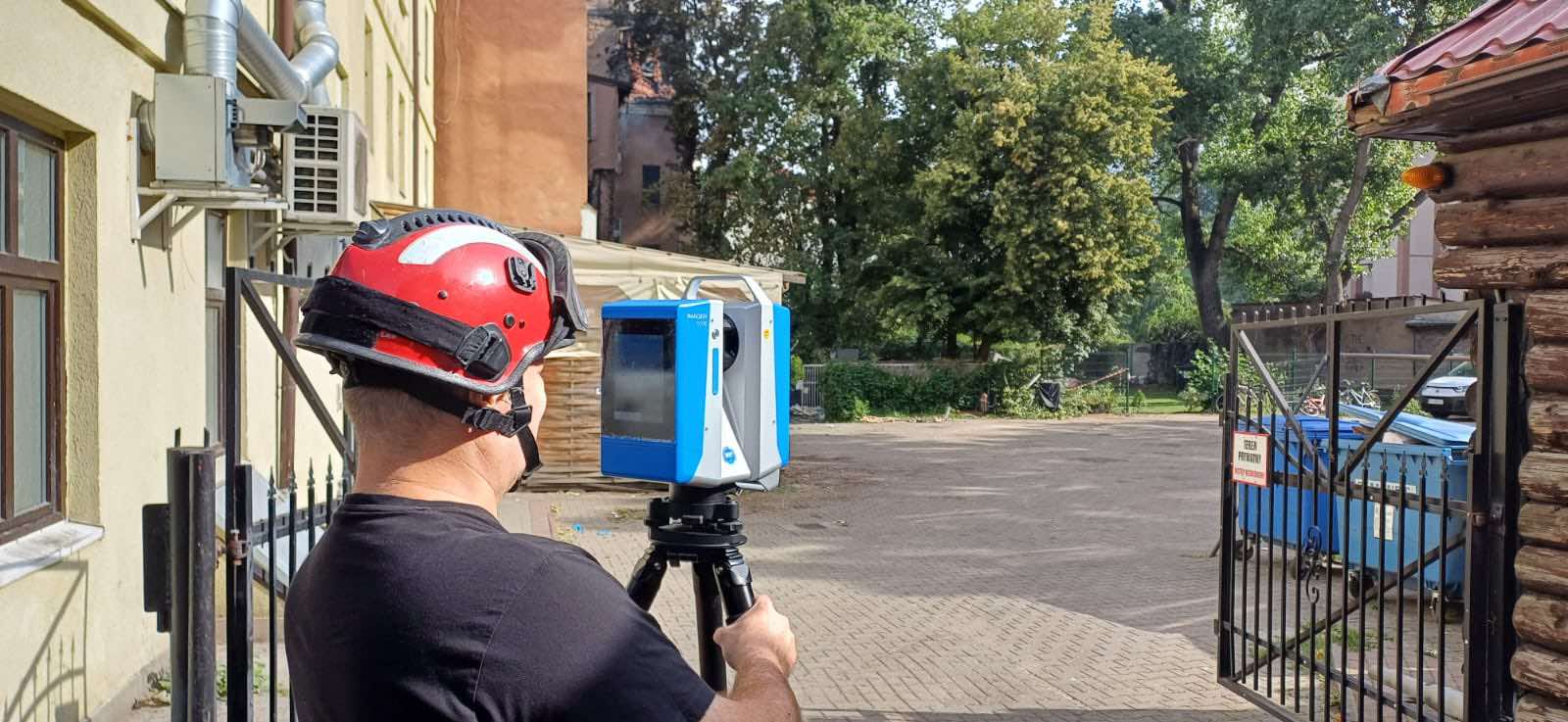 Skaner budynku kraszewskiego - nadkom. Maciej Święcichowski - KWP Poznań