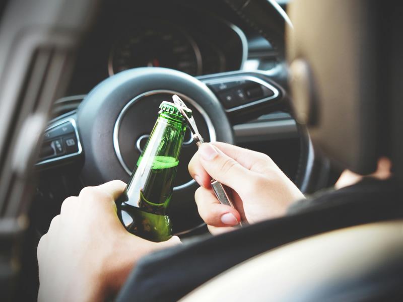 alkohol samochód - Pexels