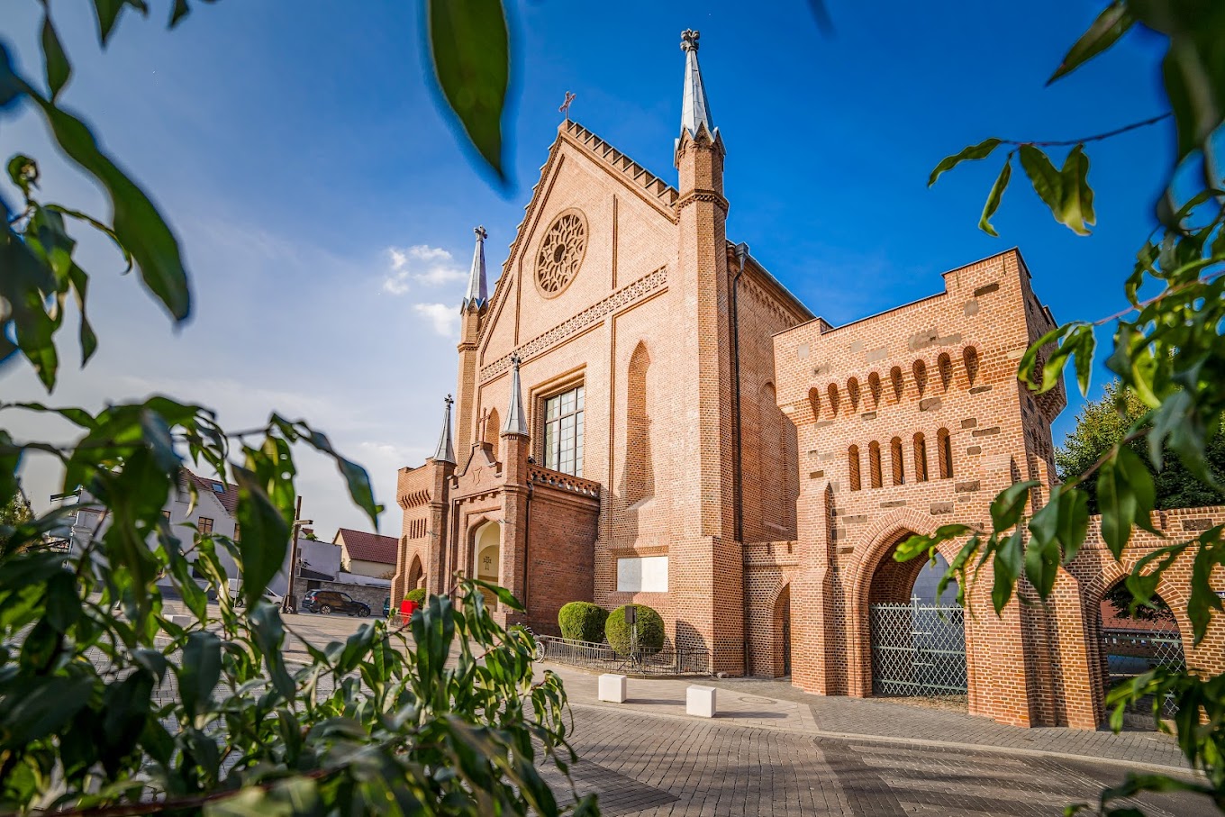 Kościół Rzymskokatolicki Pw. Wszystkich Świętych - Kościół Rzymskokatolicki Pw. Wszystkich Świętych/Google