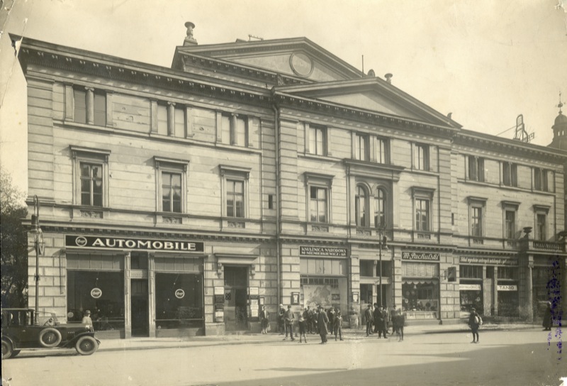  Archiwalne zdjęcie pierwszej siedziby radia przy Placu Wolności Fot. Archiwum