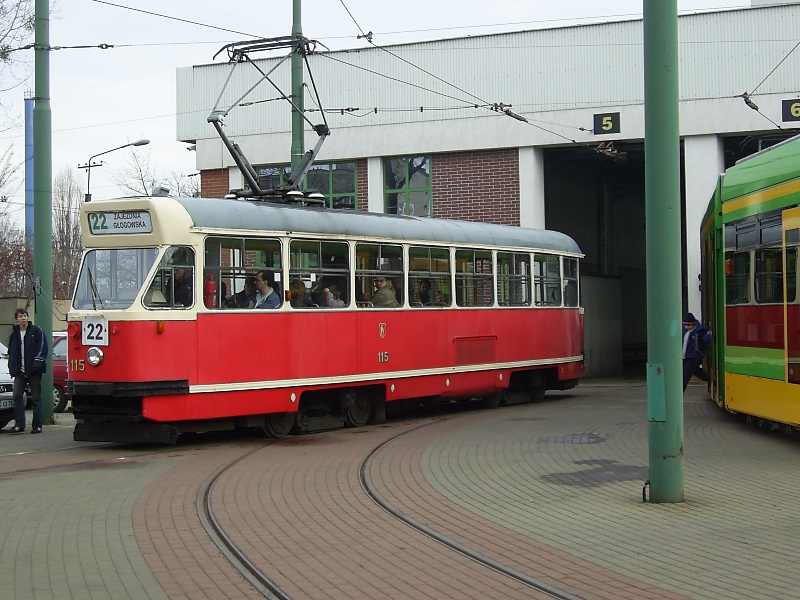 konstal 13 n parówka luboń mpk - Janusz Jakubowski - Wikipedia, CC BY-SA 2.0