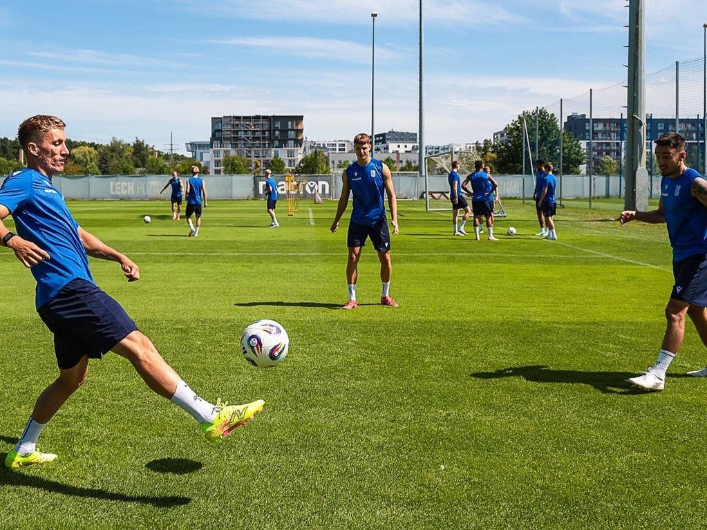 lech poznań trening piłka nożna - FB Lech Poznań