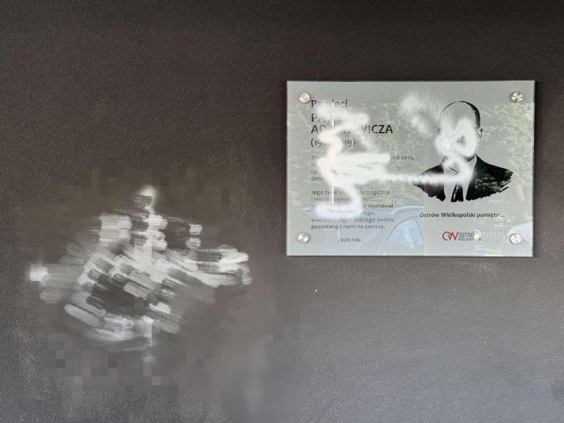 ostrów tablica adamowicz - FB Ostrów Wielkopolski