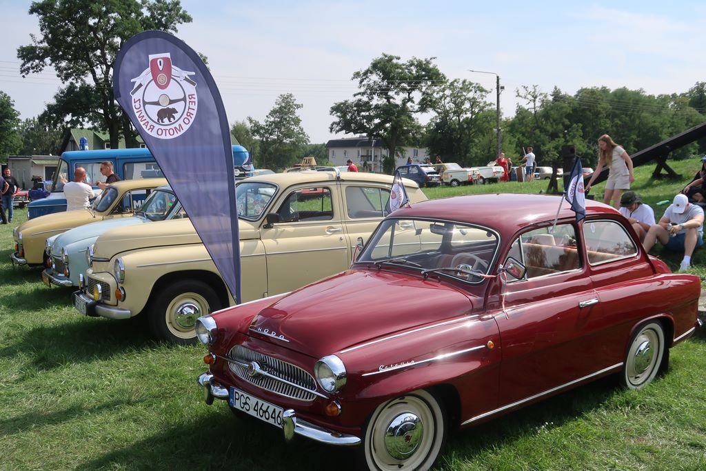 samochody retro osieczna - Bartłomiej Klupś - Radio Poznań