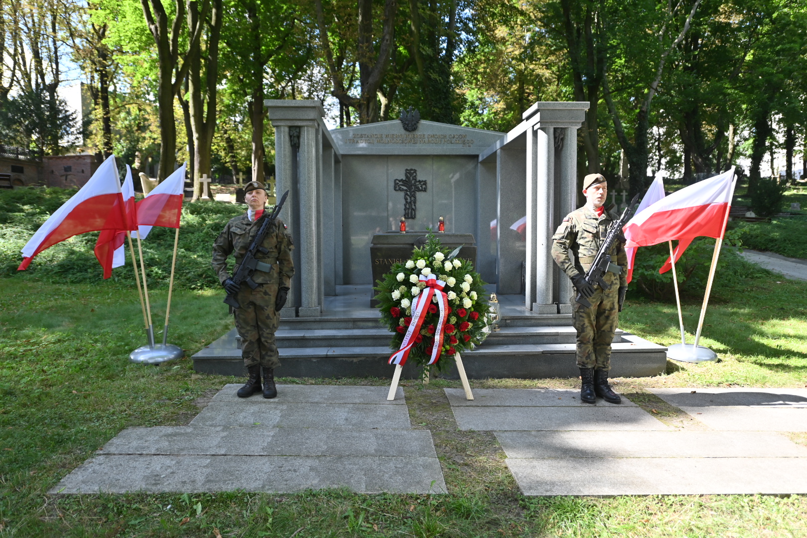 cmentarz zasłużonych - Wojtek Wardejn - Radio Poznań