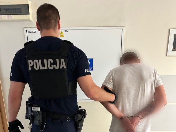 oborniki ukrywał się na dachu  - KPP Oborniki