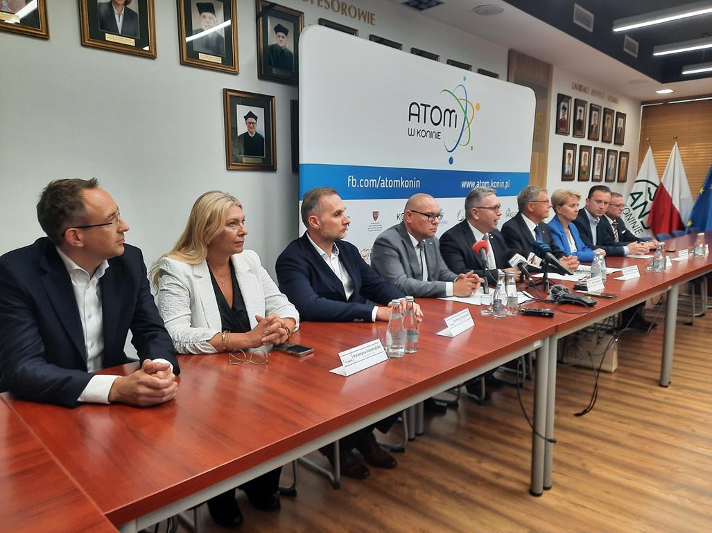 atom dla konina - Michalina Maciaszek