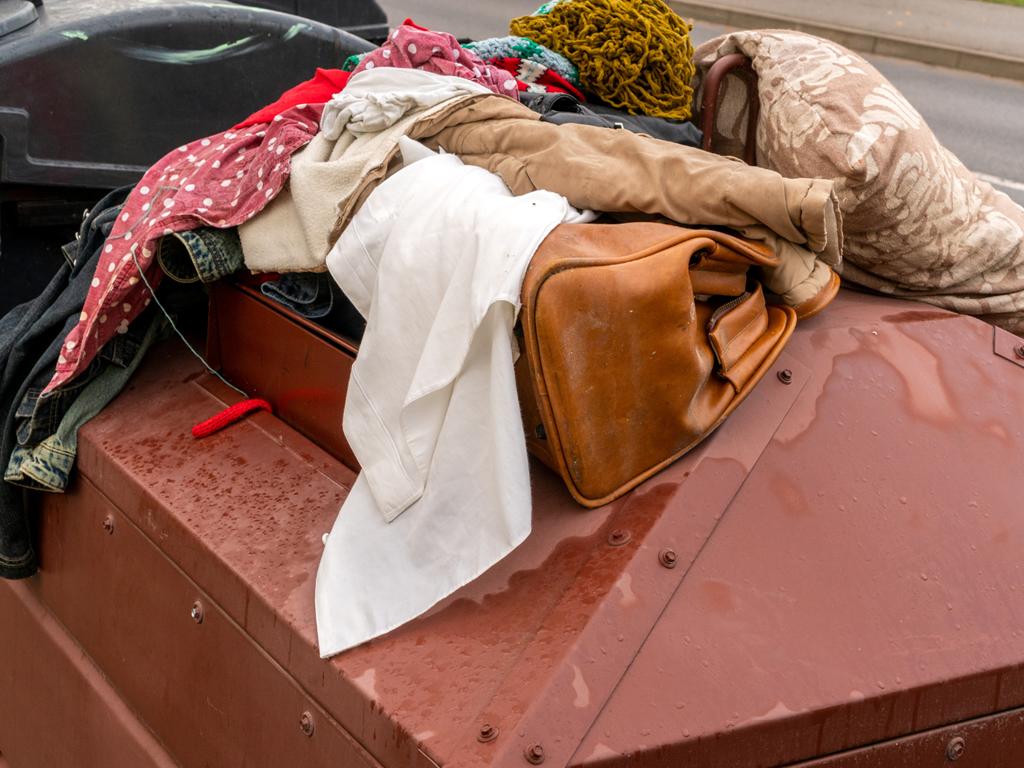 pojemnik na odzież używaną - grapix - Canva