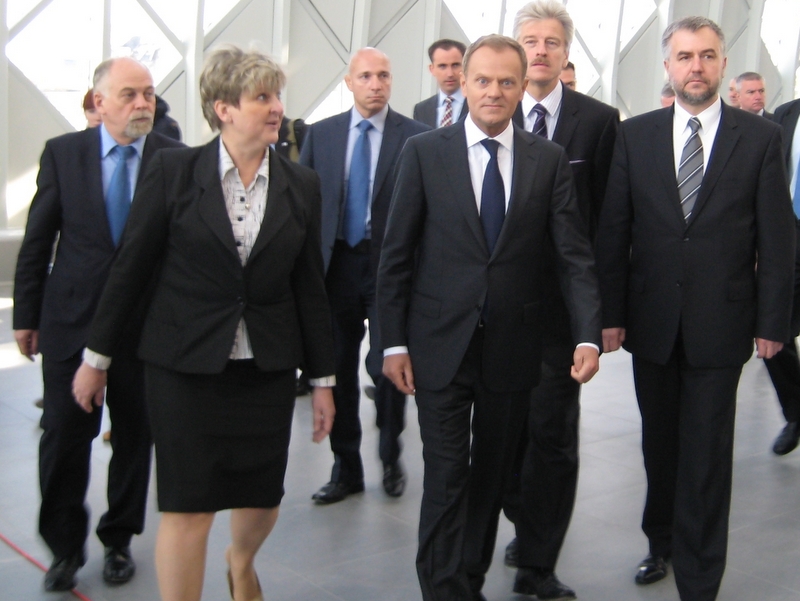 Donald Tusk - dworzec główny - Adam Michalkiewicz