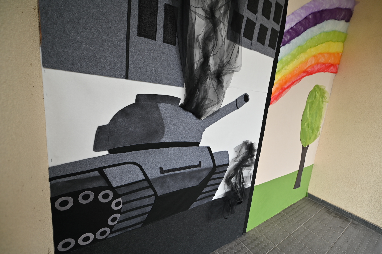 Mural tekstylny - Wojtek Wardejn - Radio Poznań