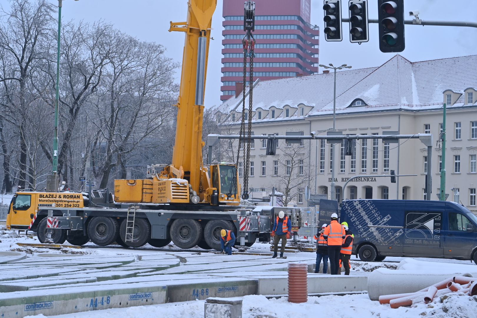 Węzeł Wierzbięcice rośnie mimo mrozu. Tramwaje wrócą w wakacje