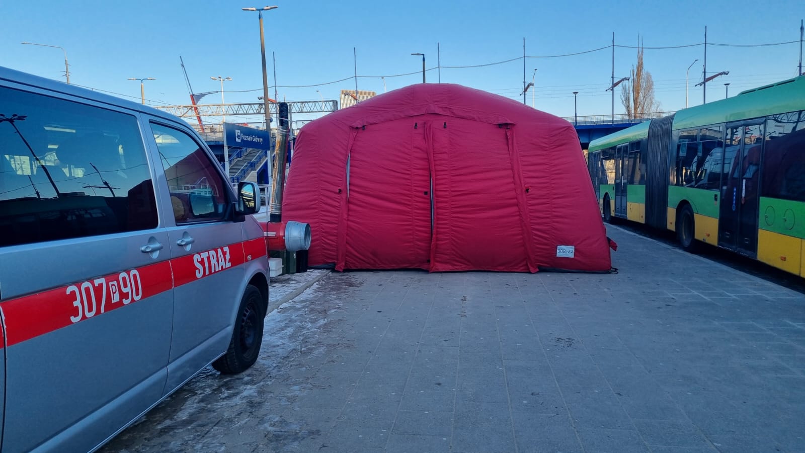 Kilkanaście osób skorzystało z ocieplanych namiotów w Poznaniu