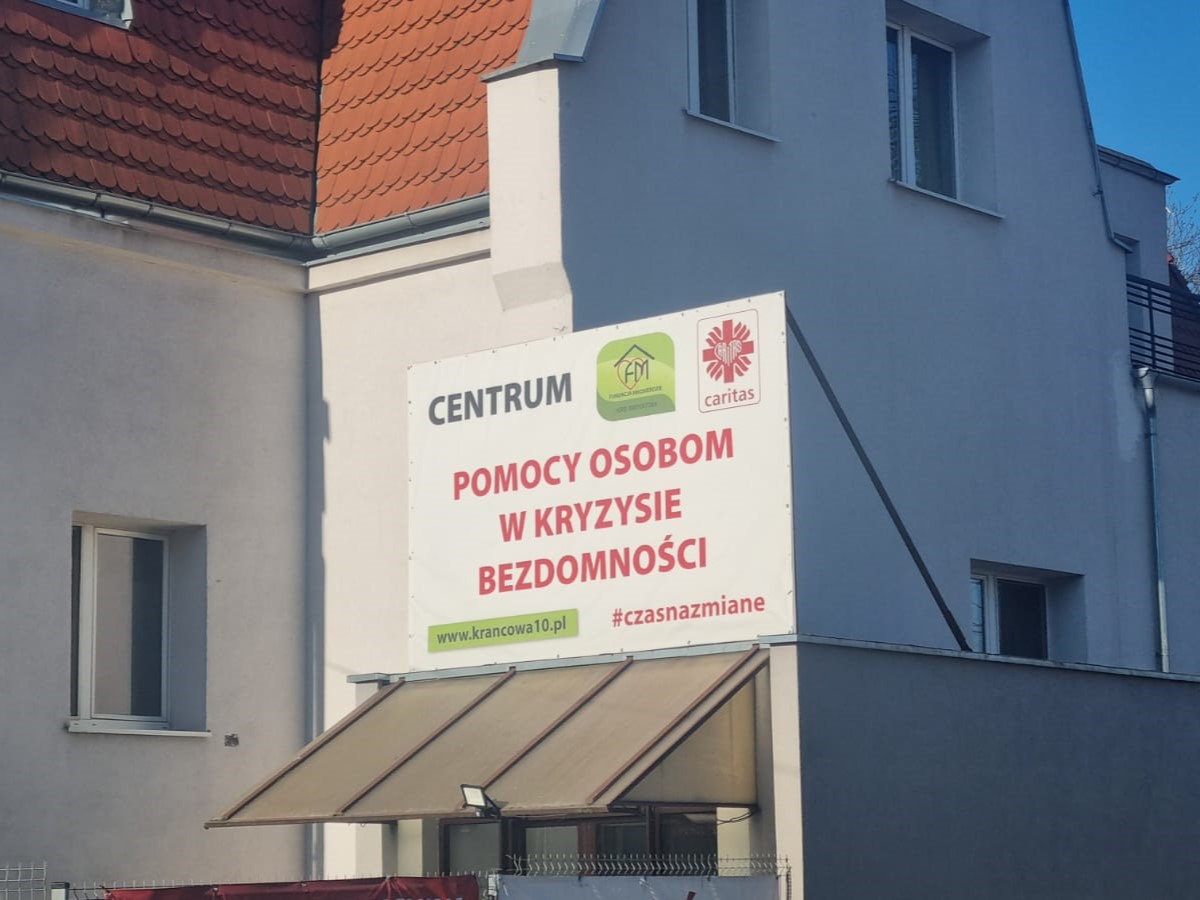 Pełne noclegownie w Poznaniu. Gdzie ochronić się przed mrozem?