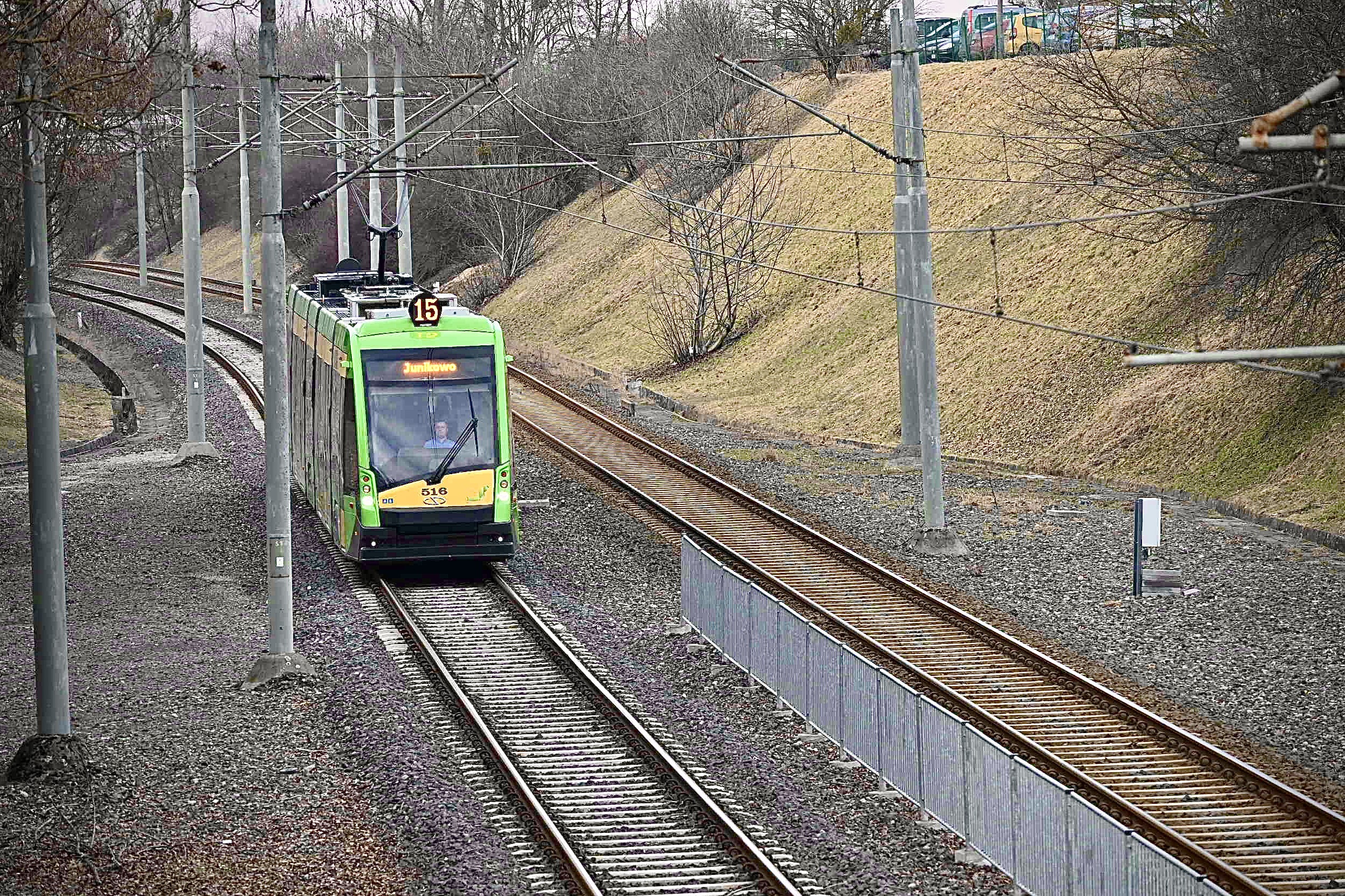 Człowiek pod tramwajem. Wypadek na trasie PST w Poznaniu