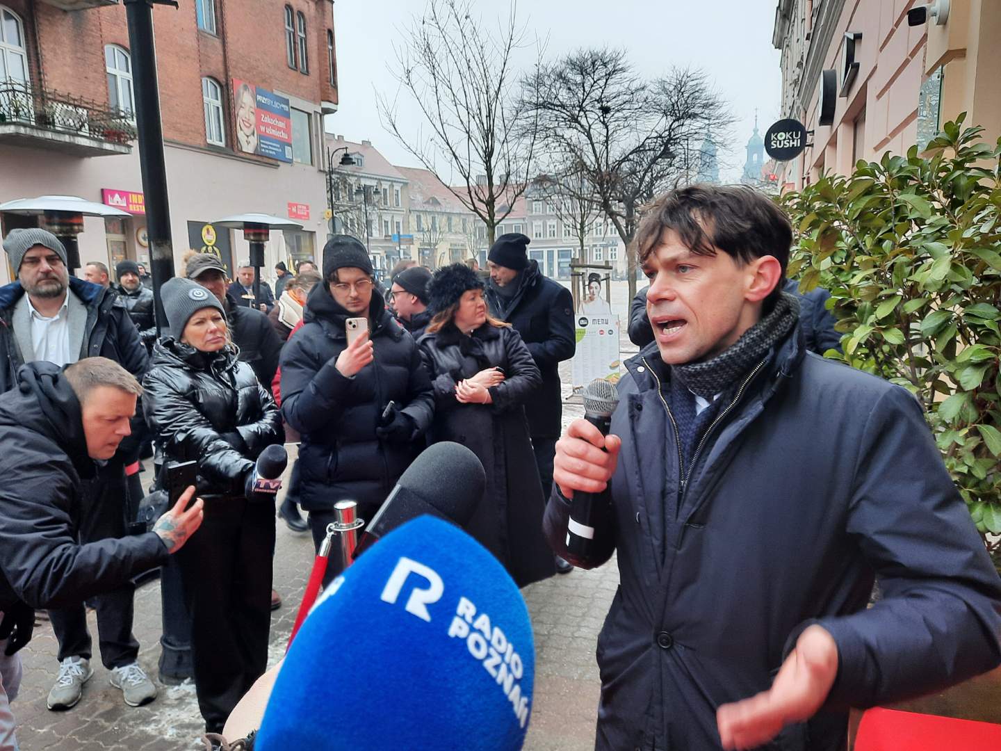 „Sprzedałeś polską wieś”. Protest na otwarciu biura Kołodziejczaka