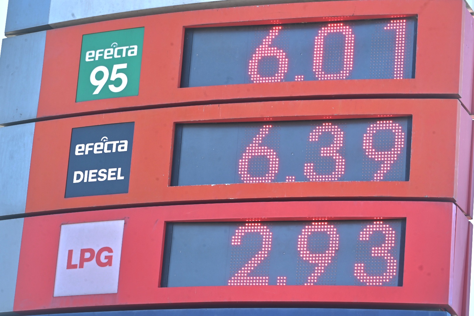 paliwo stacja benzynowa ceny ropa benzyna gaz - Wojtek Wardejn - Radio Poznań