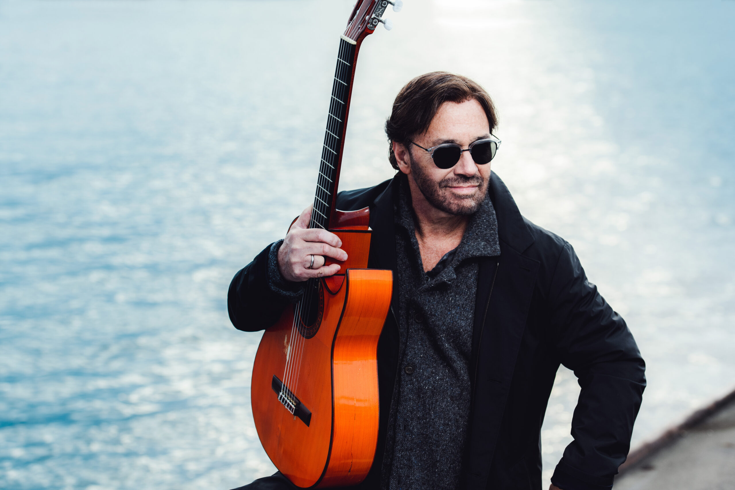 Al-Di-Meola_by-Alexander-Mertsch_AMF3125_hires-1-scaled - Organizator