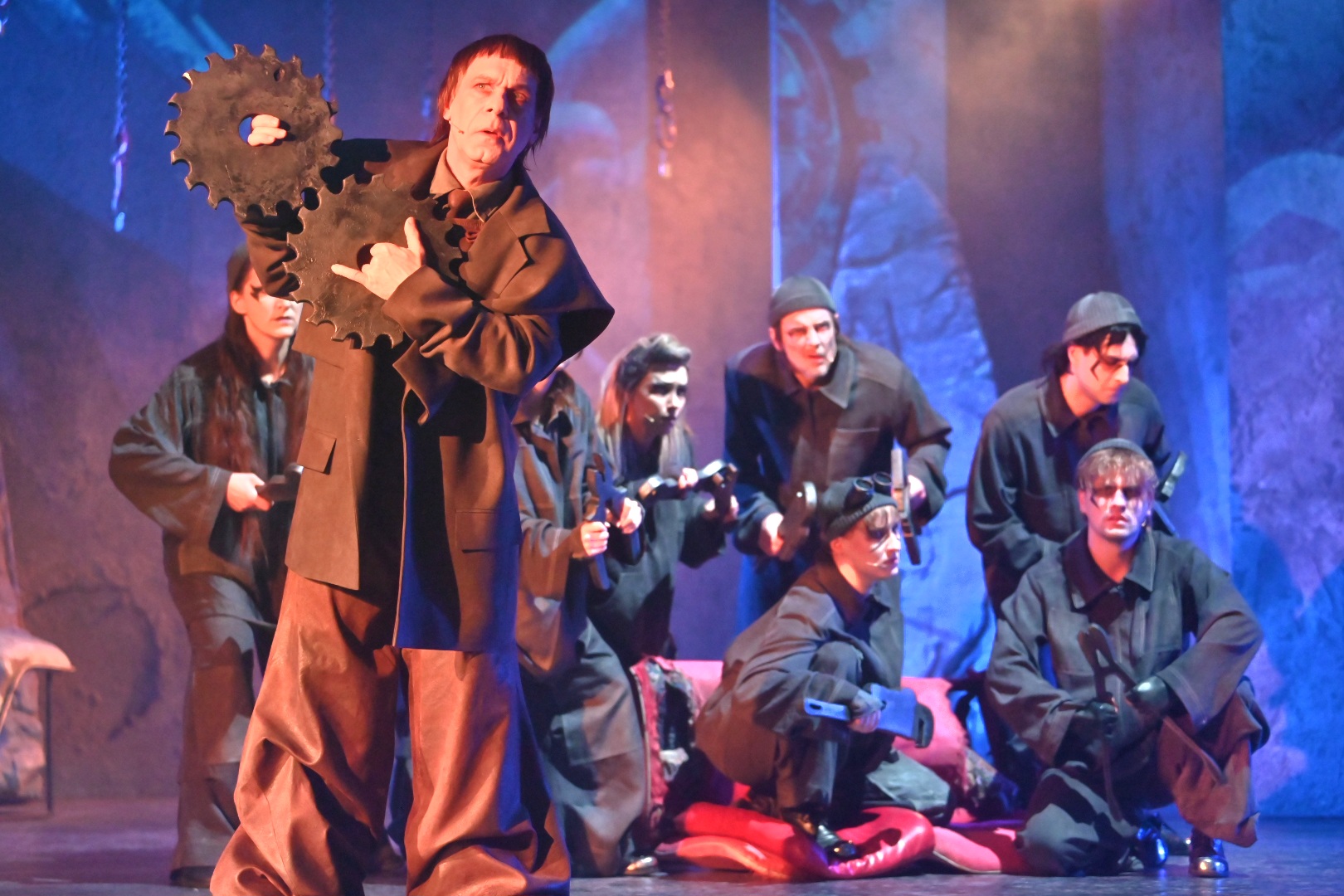 Rewolta Teatr Muzyczny - Wojtek Wardejn