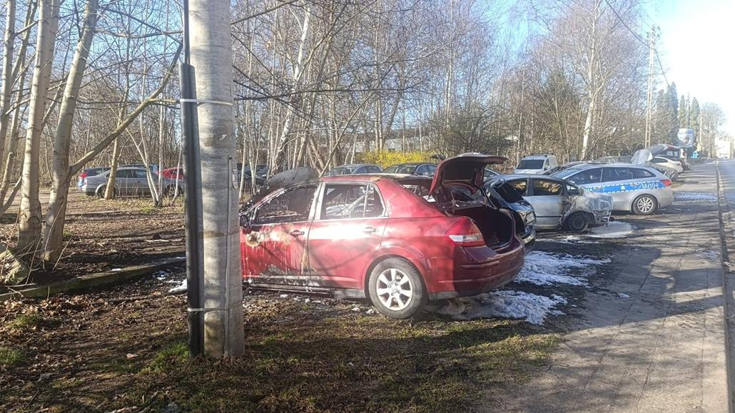 samochody spalone pożar poznań gnieźnieńska - KWP Poznań