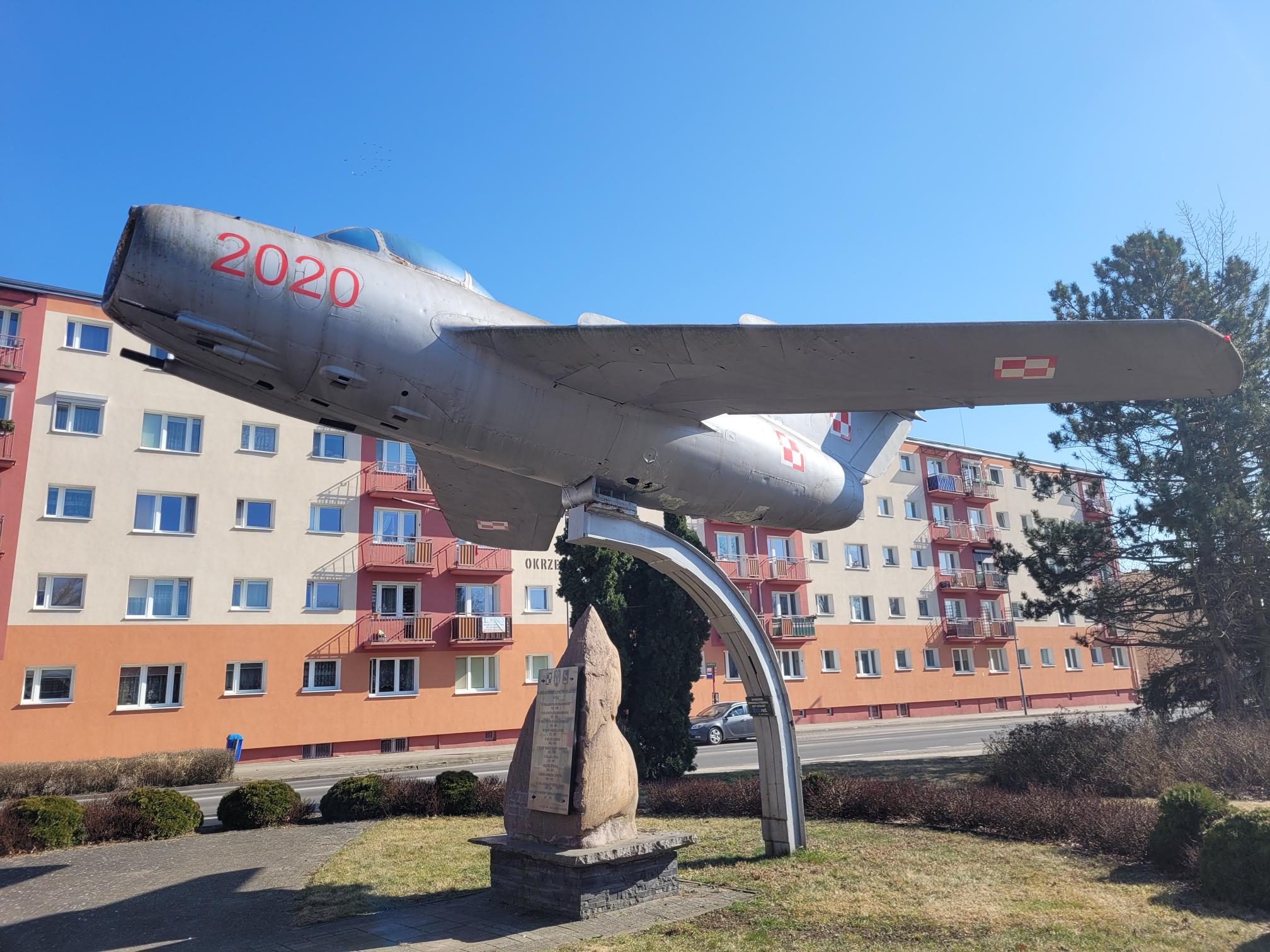 samolot w pile piła samolot - Marek Wolski