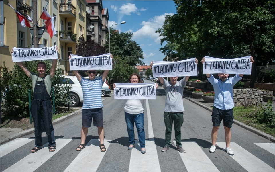żądamy chleba - pomagam.pl