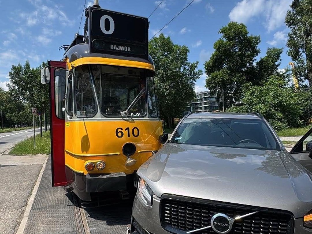 zabytkowy tramwaj kraków wypadek stłuczka Beijnes 3G - MPK Kraków