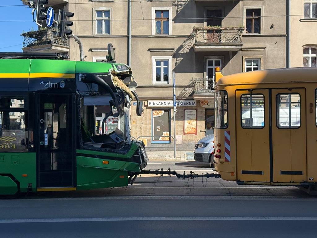 Skasowany Tramwaj Wypadek Holowanie - Maciej Trzciński - Radio Poznań