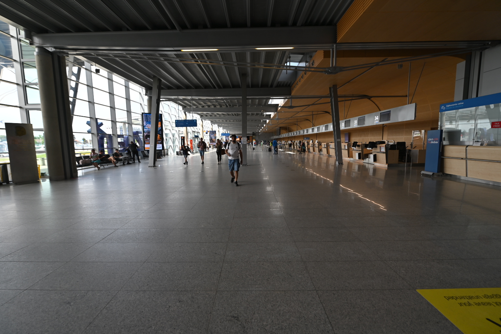 lotnisko ławica poznan ryanair - Wojtek Wardejn